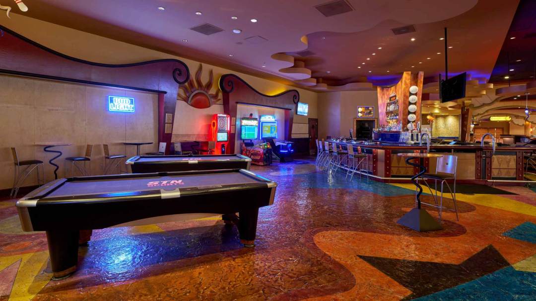 Kingpin Lounge Pool Room at Sunset Station