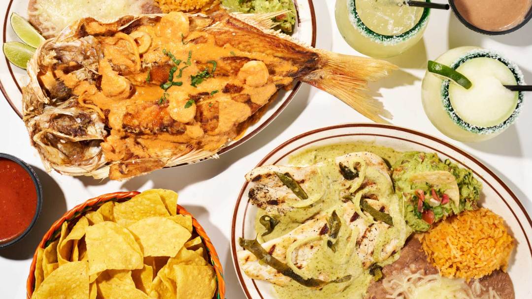 Food Group 5 at Lindo Michoacán