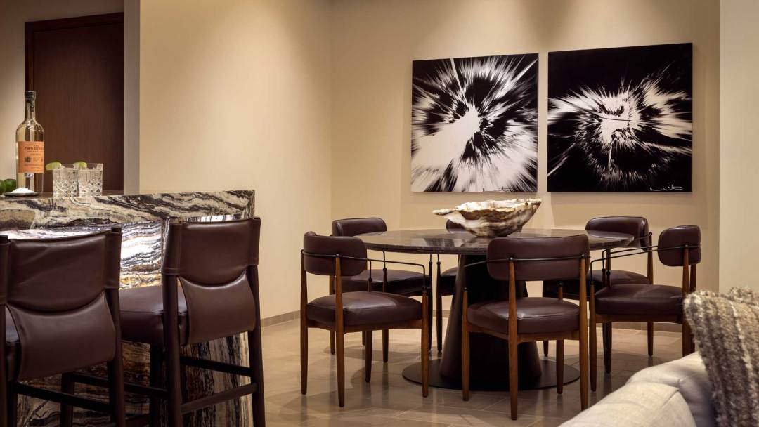 Dining Room in the Veranda Suite